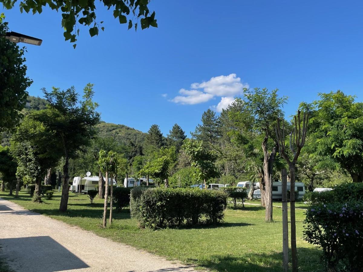 Camping Avec Piscine Et Riviere A Tournon Sur Rhone Ardeche Dış mekan fotoğraf